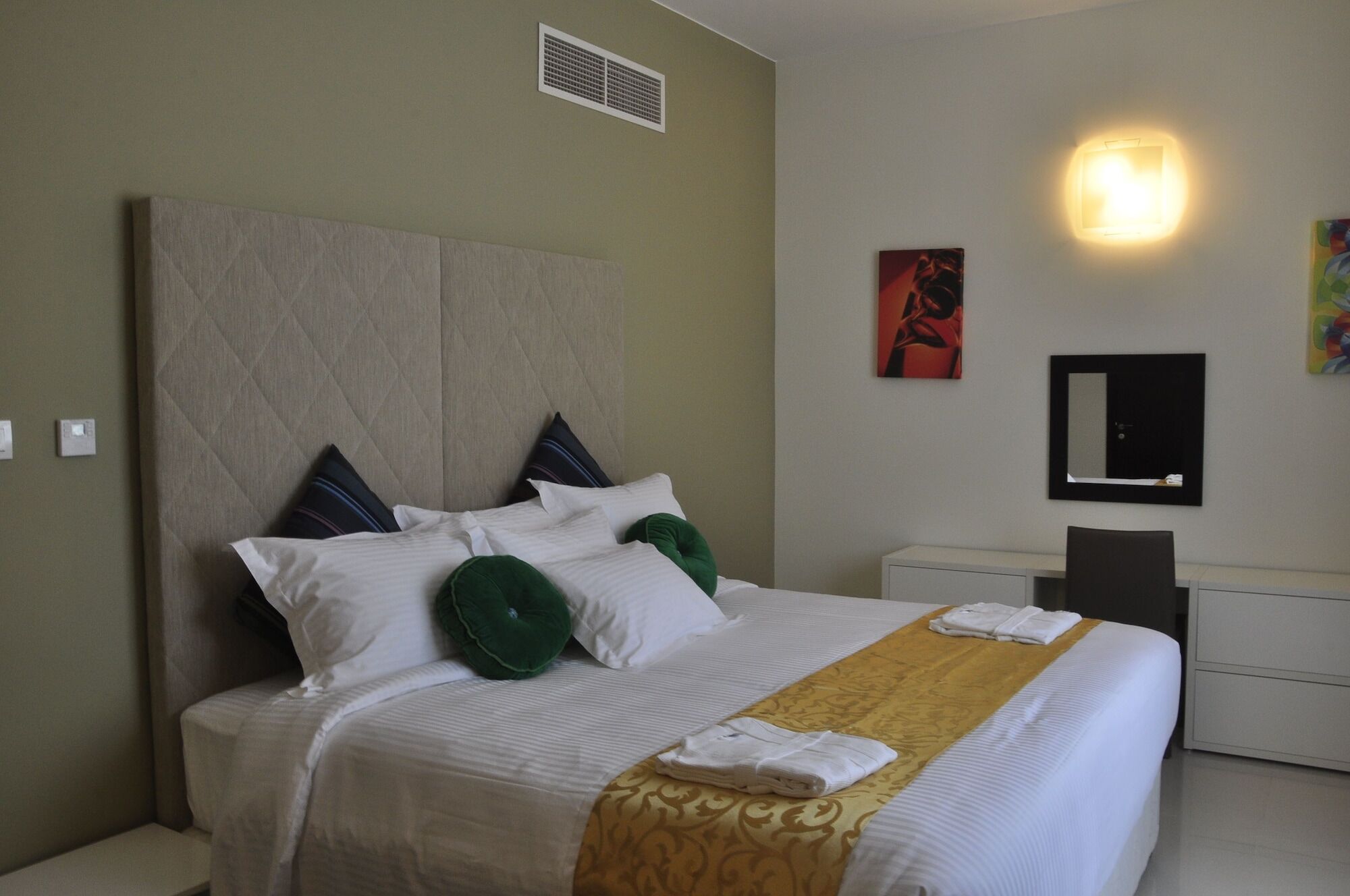 Gulf Suites Hotel Amwaj Манама Экстерьер фото